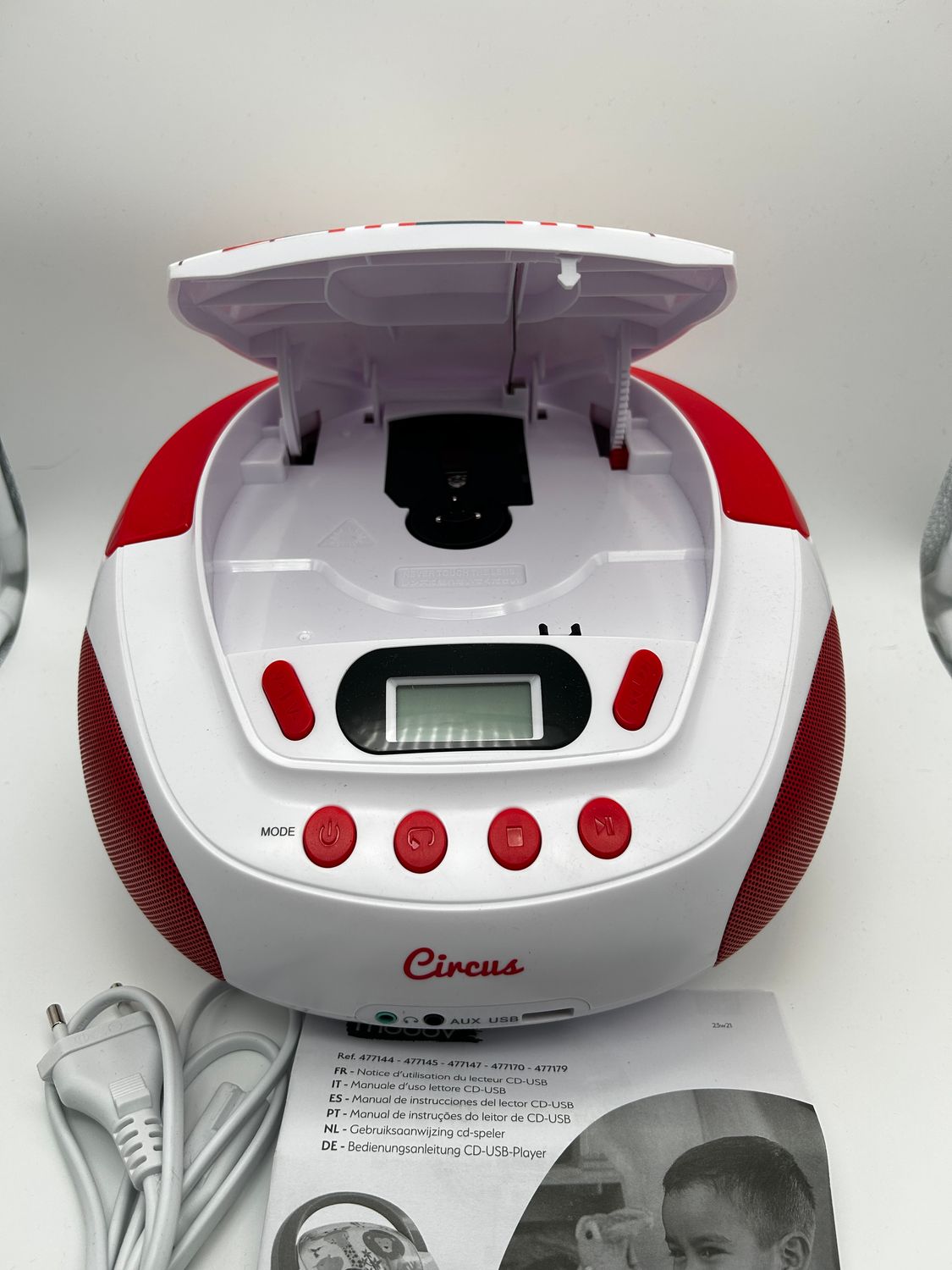 Metronic 477145 przenośny odtwarzacz CD USB/SD MP3 AUX 6 W