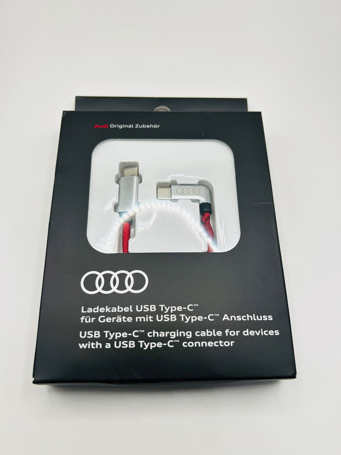 Audi 8S0051435L kabel do ładowania USB-C na USB-C czerwony