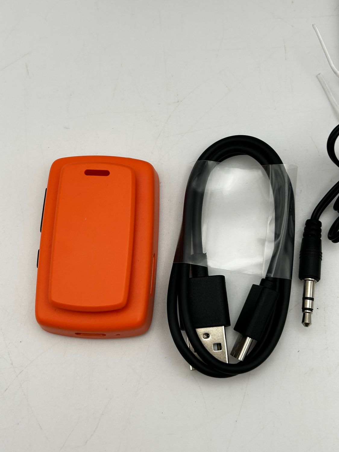 Odtwarzacz MP3 WOLFANG WMP01 Bluetooth 5.2 radio FM klips pomarańczowy