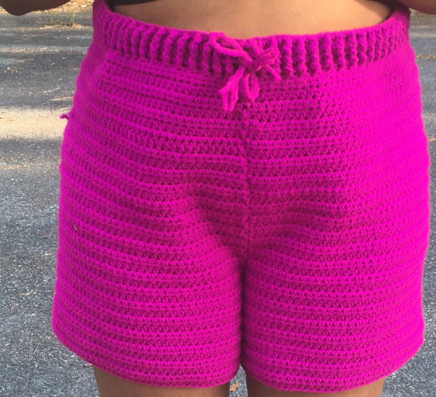 Lady&#39;s Crochet Shorts (Neon Violet)