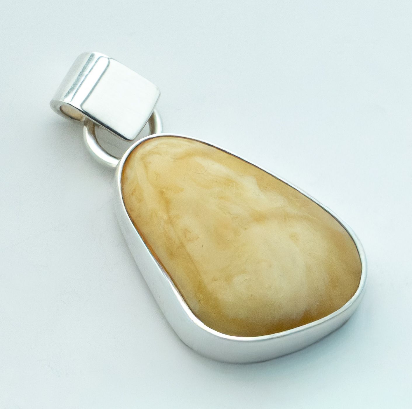 Bernstein Anhänger mit Silber 925