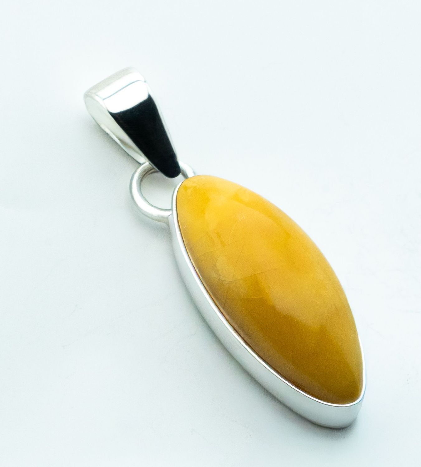 Bernstein Anhänger mit Silber 925