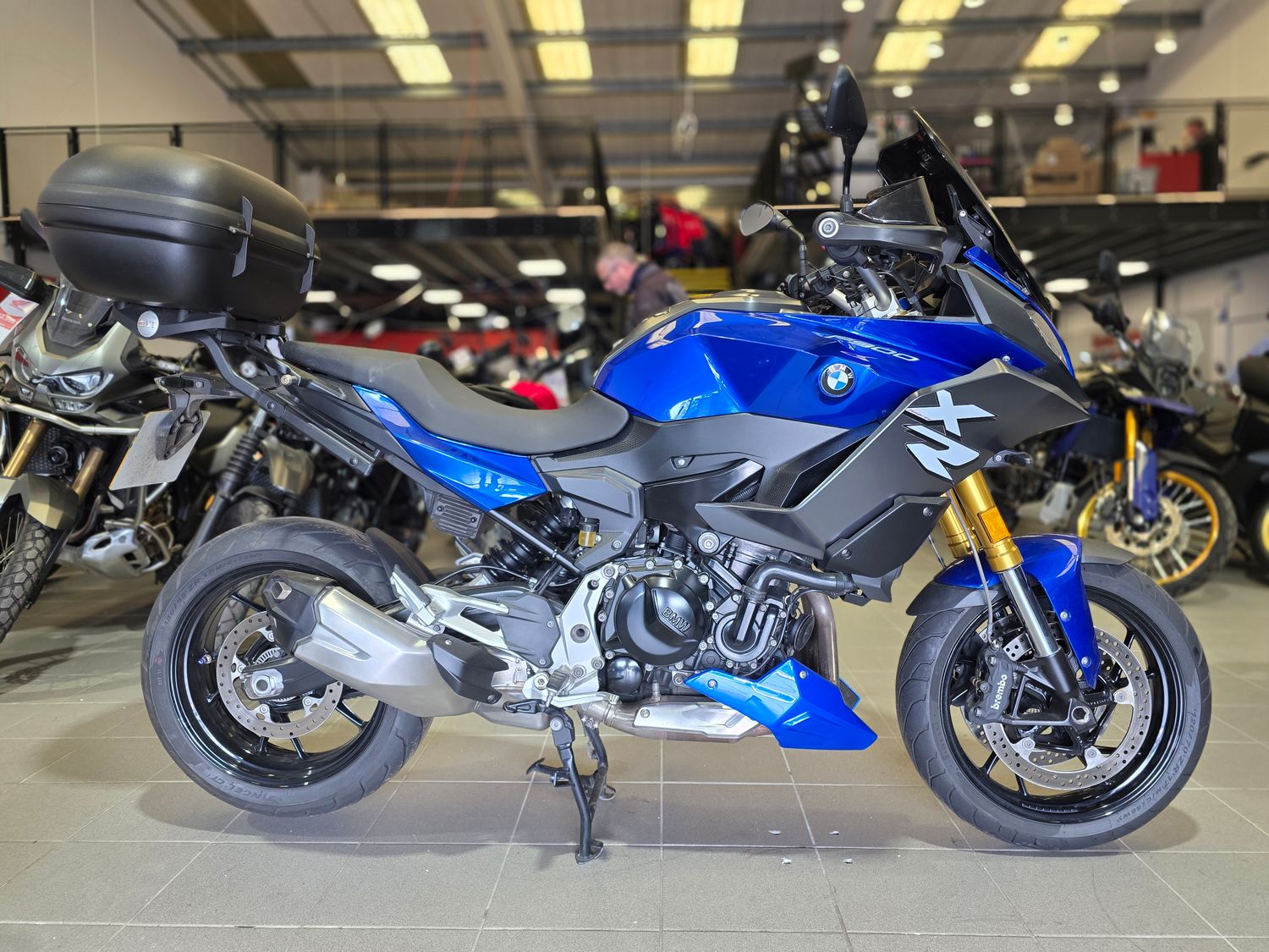 BMW F900XR