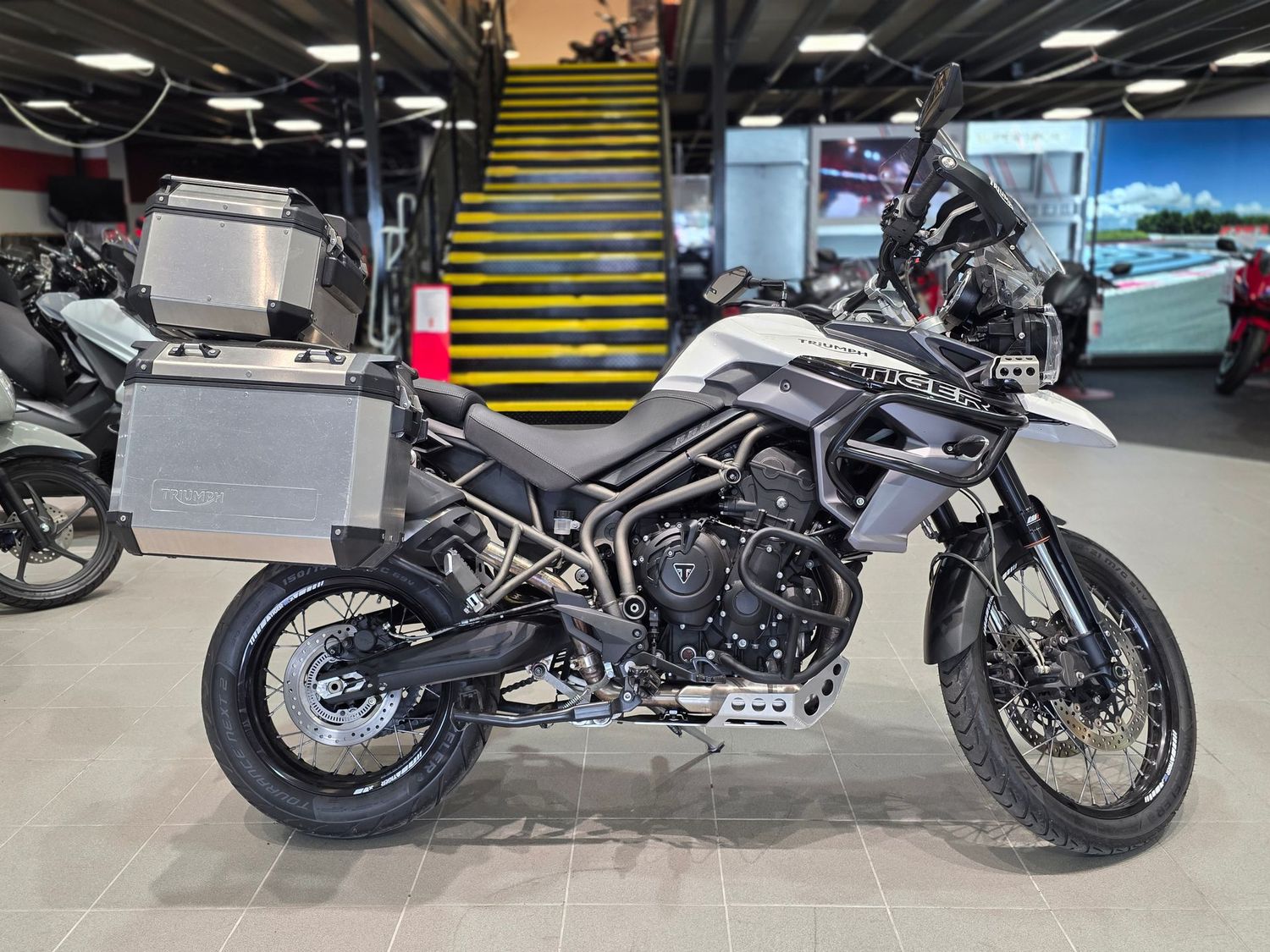 Triumph Tiger 800 XCX