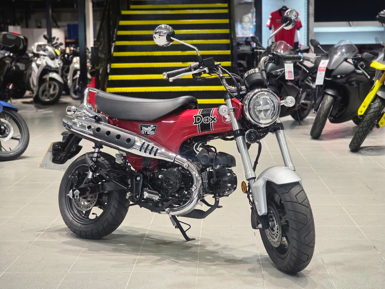 Honda ST125 Dax