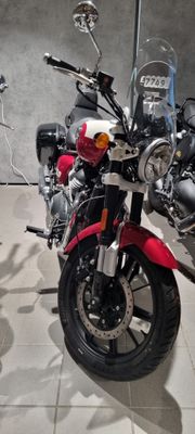 Royal Enfield Super Meteor 650