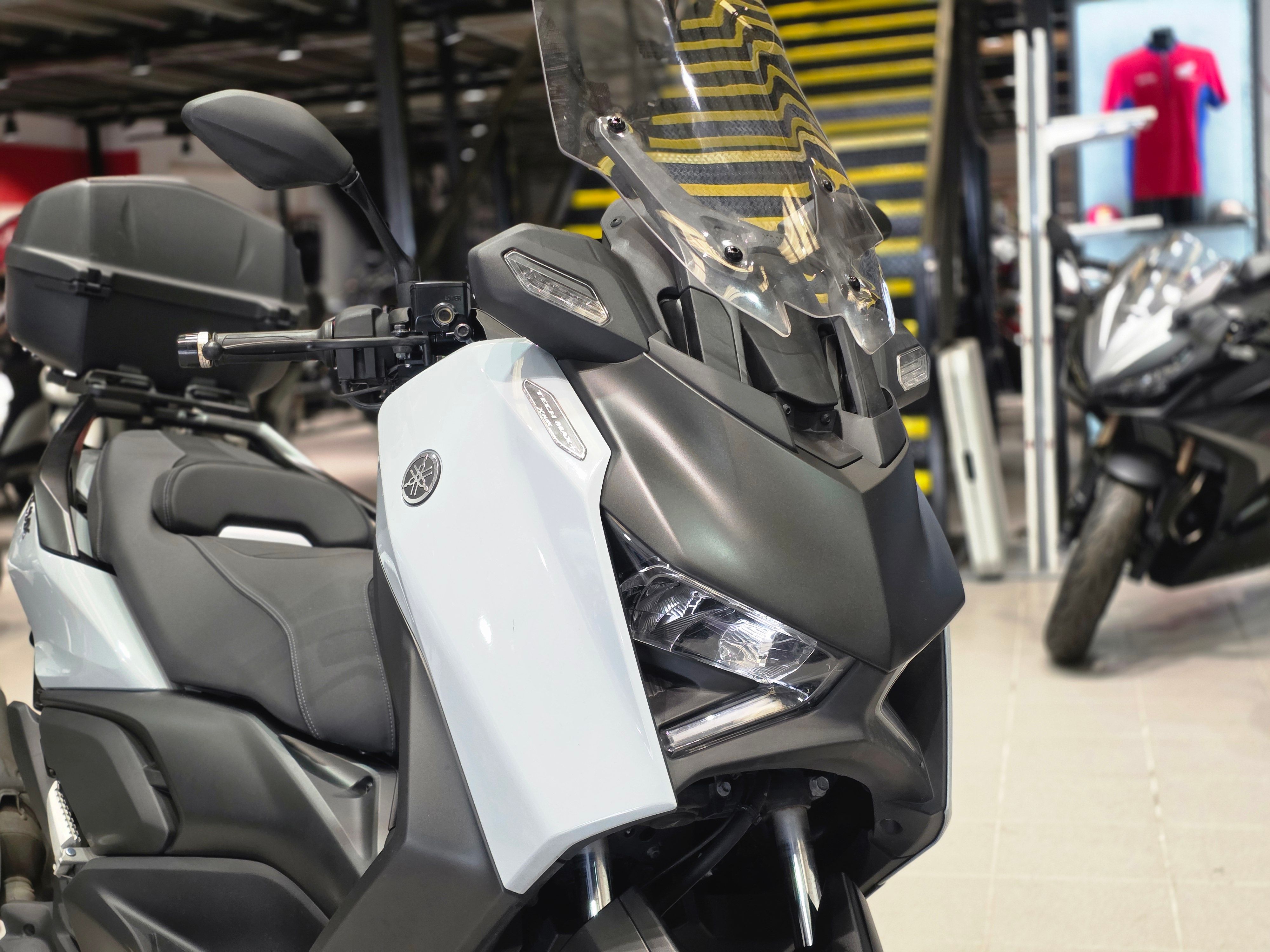 Yamaha X-MAX 125