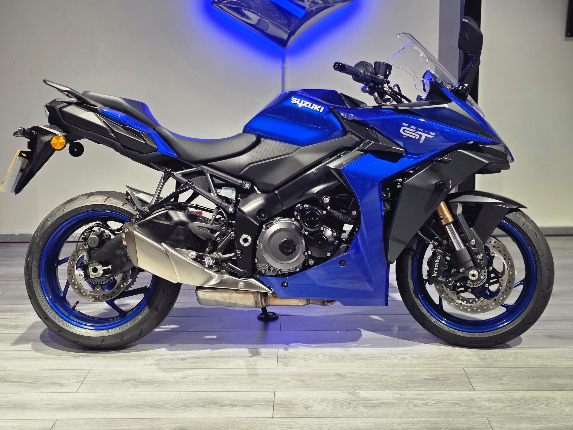 Suzuki GSX-S1000GT+