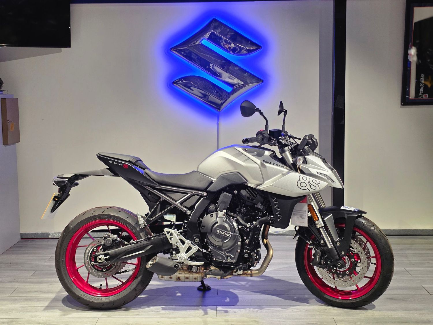 Suzuki GSX8S