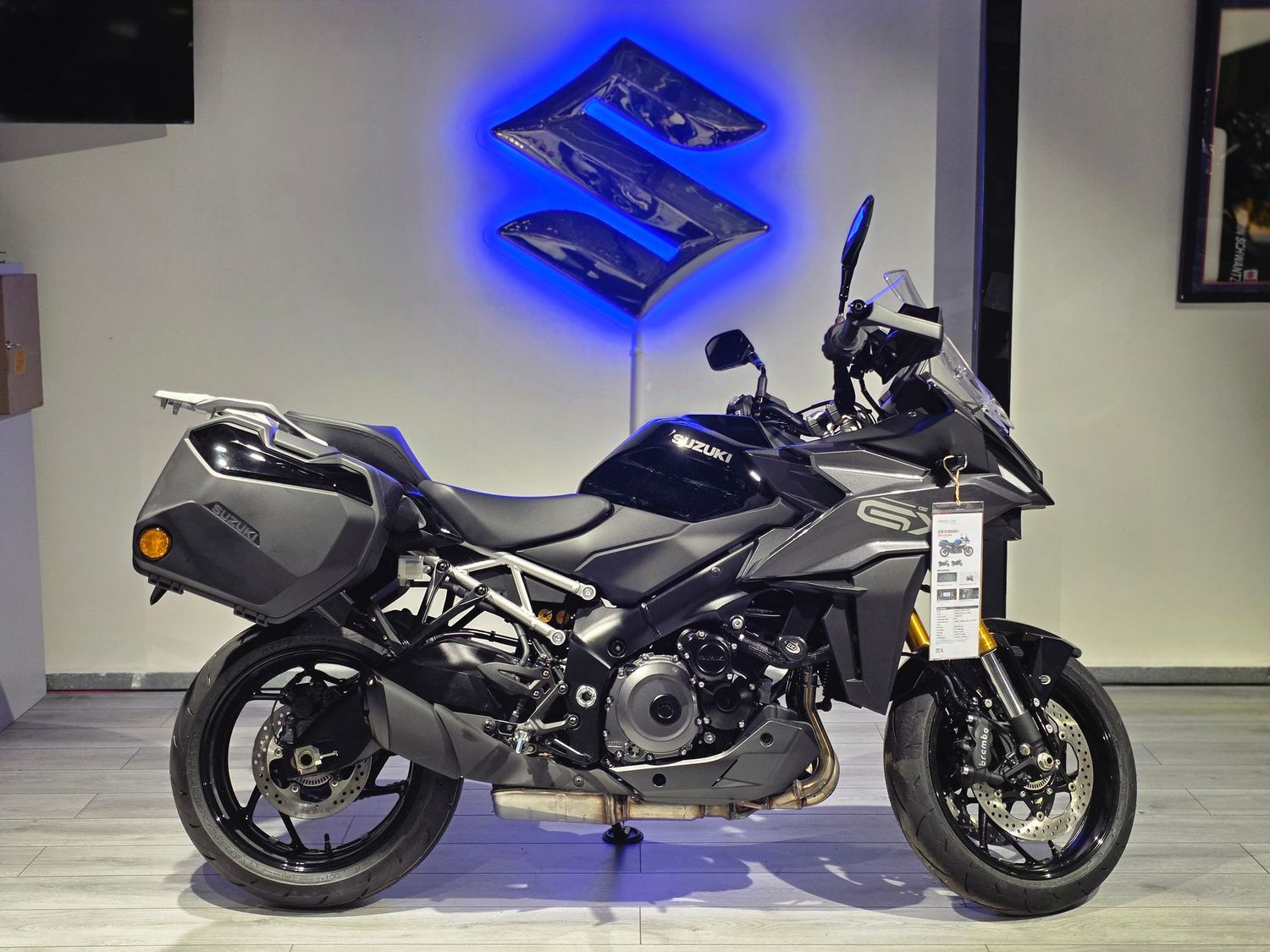 Suzuki GSX-S1000GX+