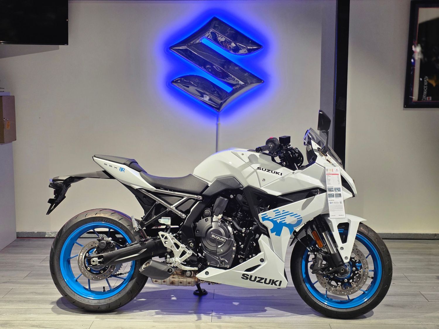 Suzuki GSX-8R