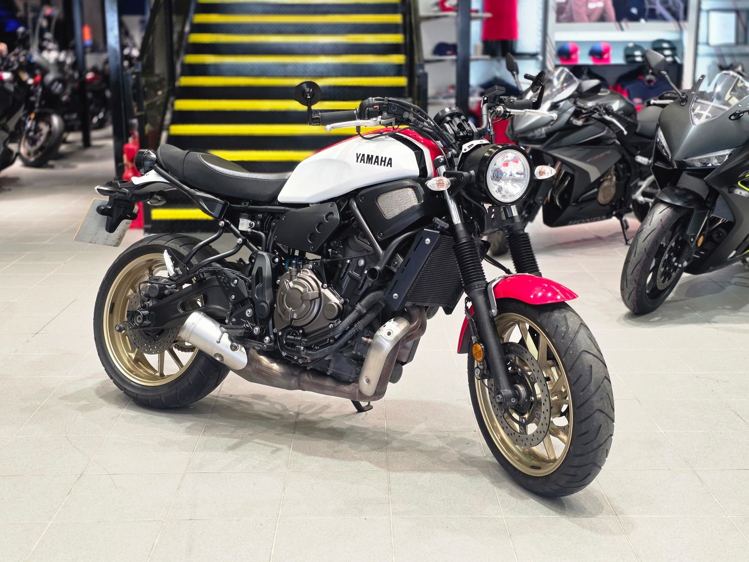 Yamaha XSR700