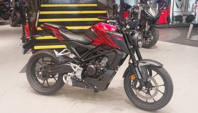 Honda CB125R
