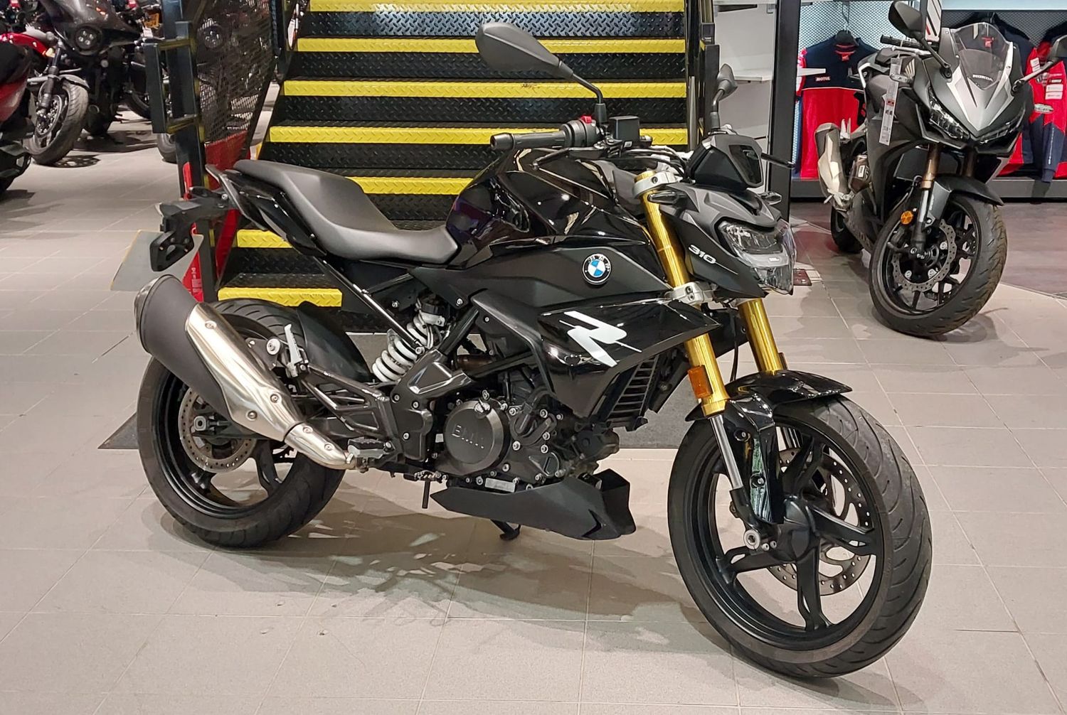 BMW G310 R