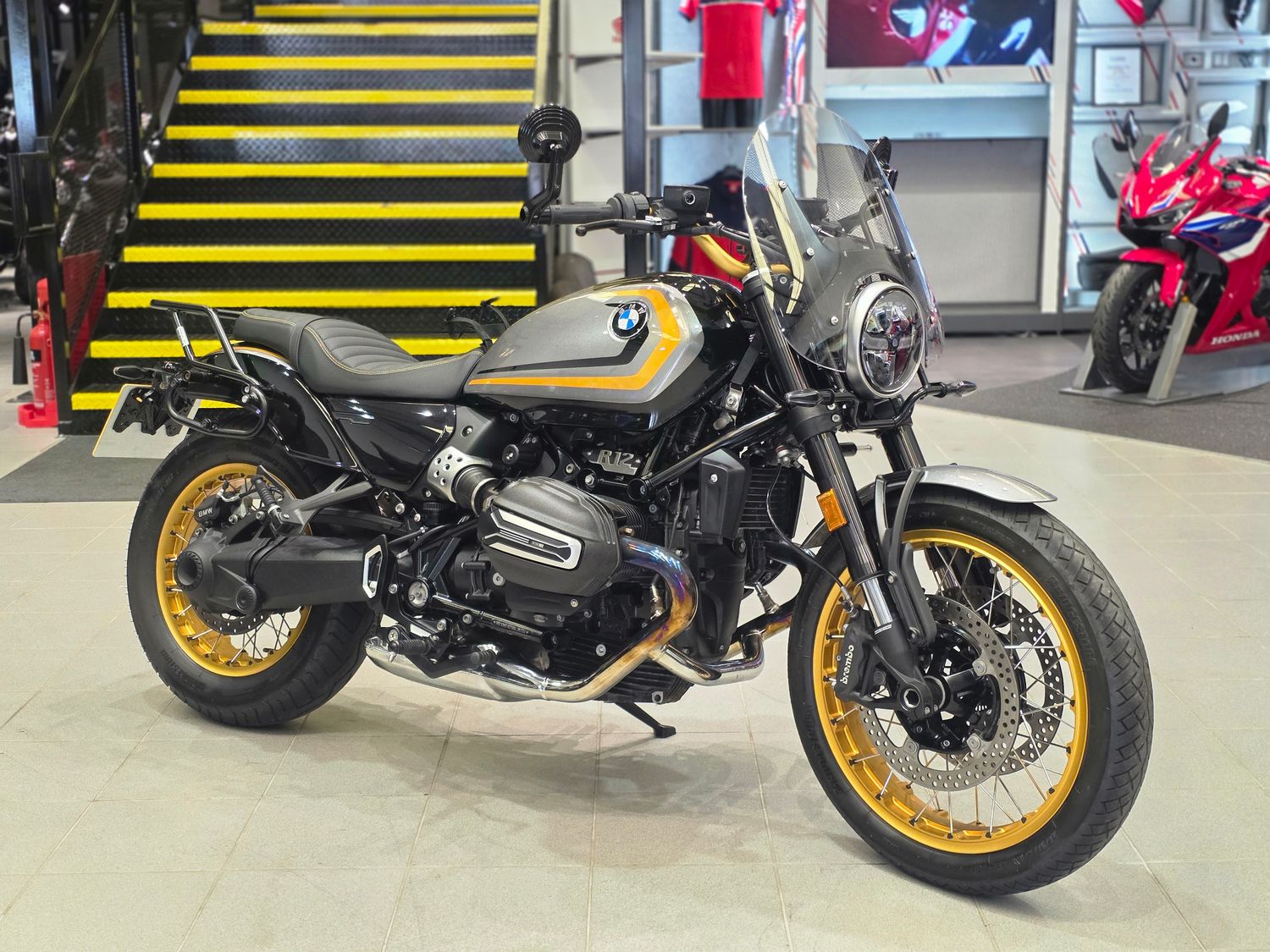 BMW R12
