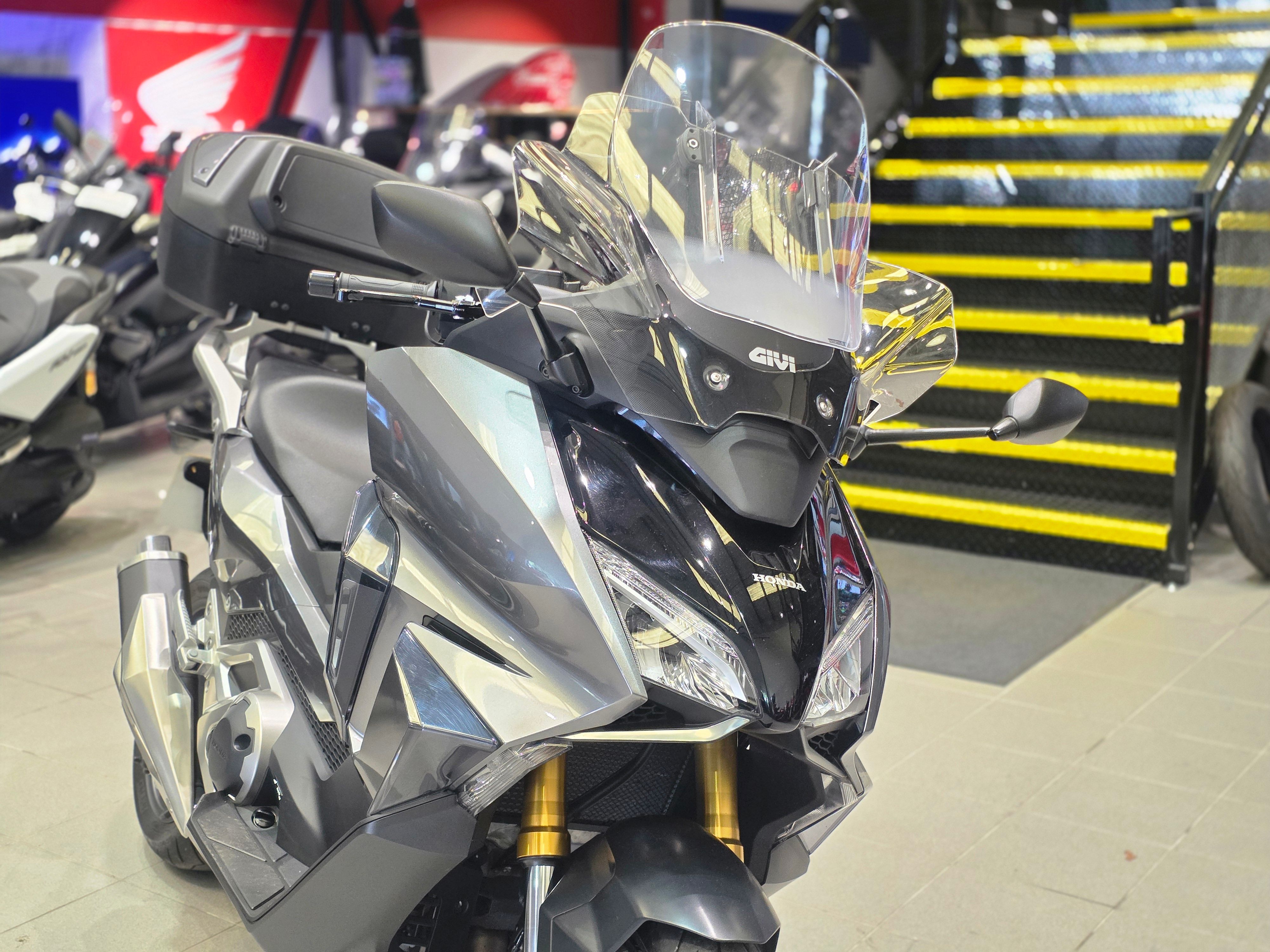 Honda Forza 750