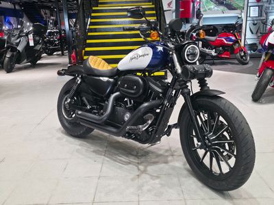Harley Davidson XL883 N Iron