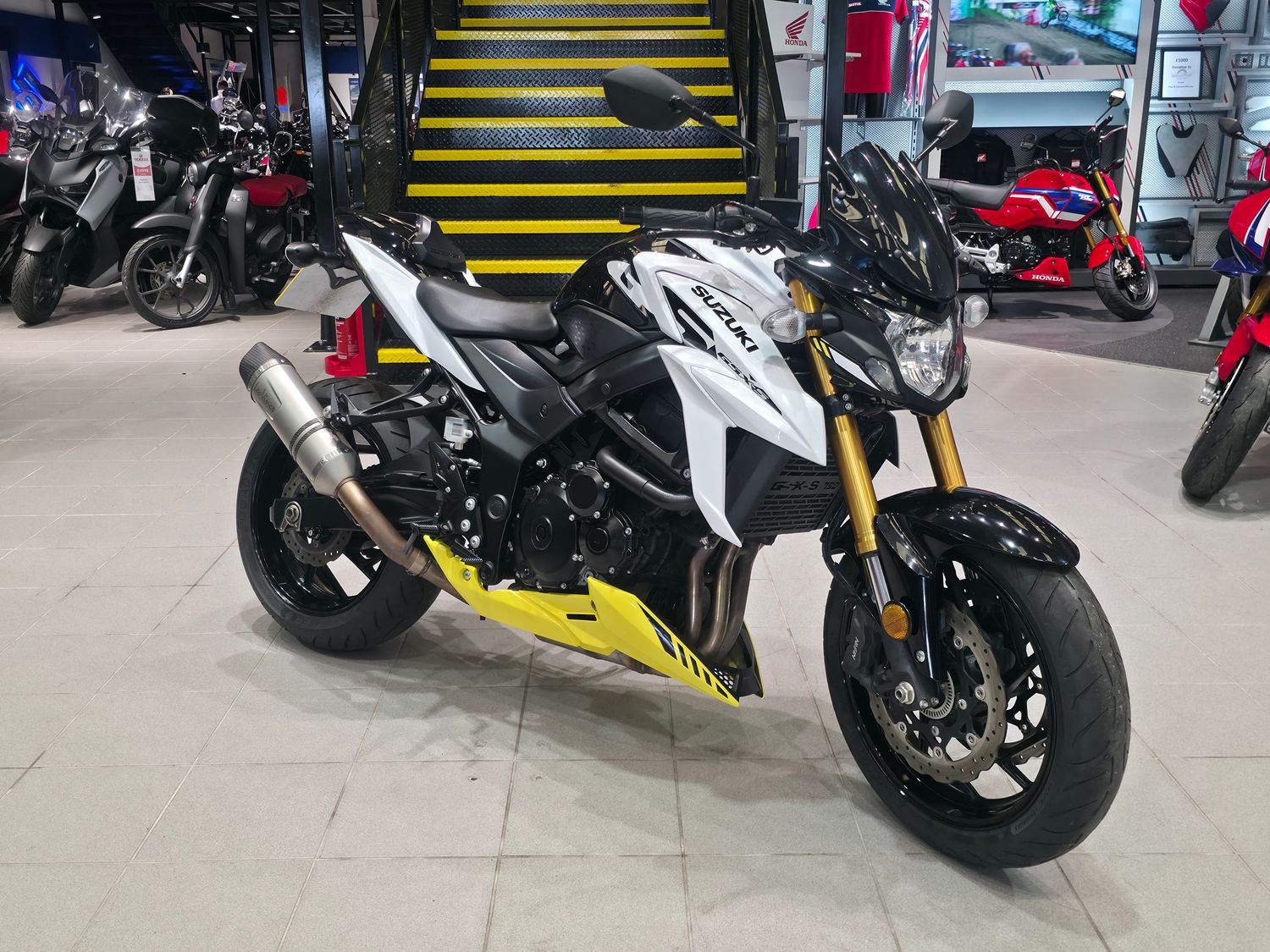 Suzuki GSX-S750