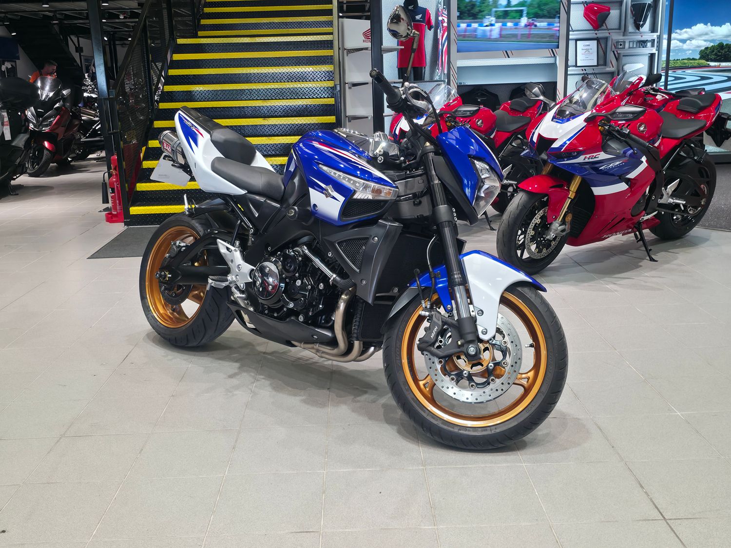 Suzuki GSX1300 B-King