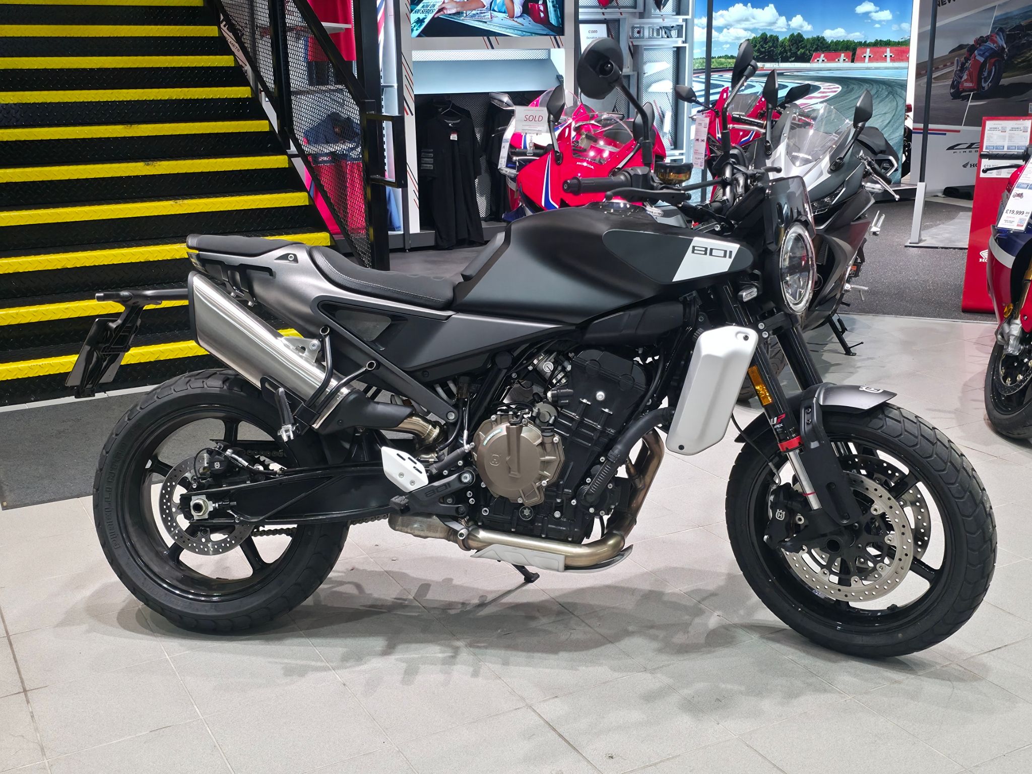 Husqvarna 801 Svartpilen