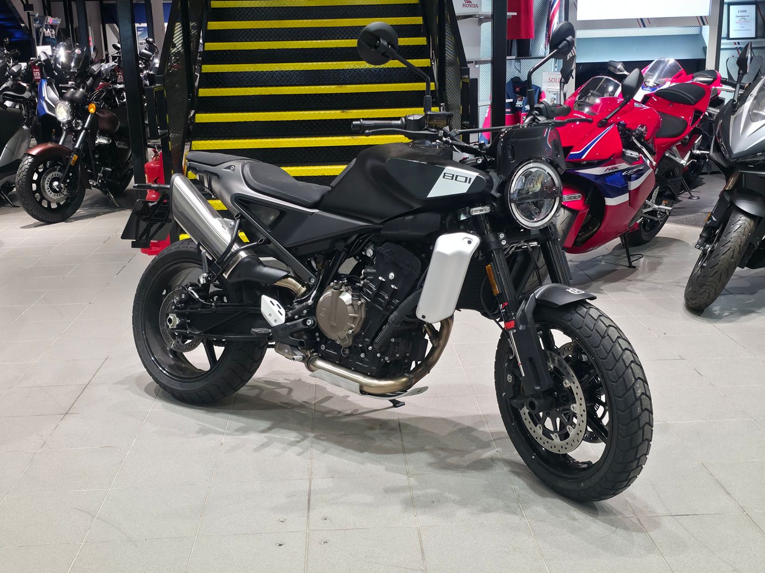 Husqvarna 801 Svartpilen