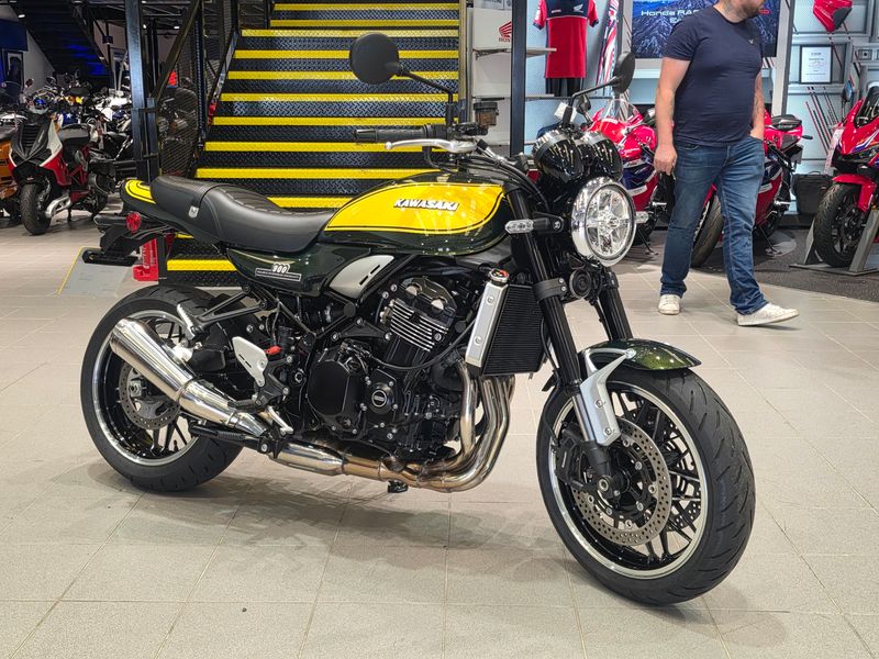 Kawasaki Z900RS