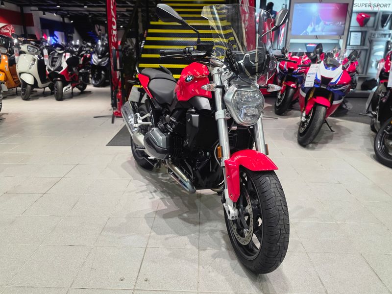 ** SOLD ** BMW R1200R
