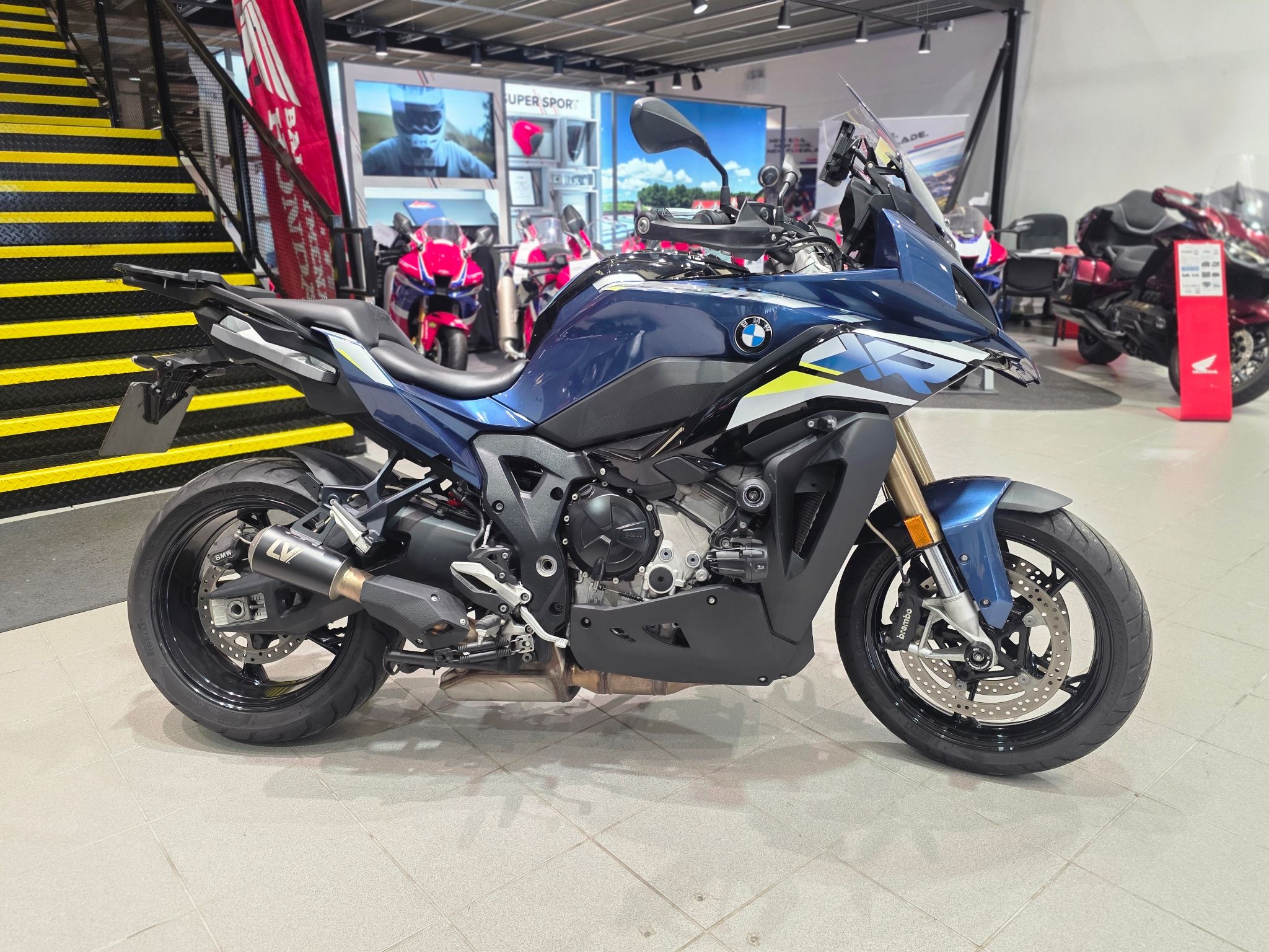 BMW S1000XR