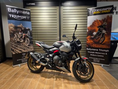 Triumph Trident 800