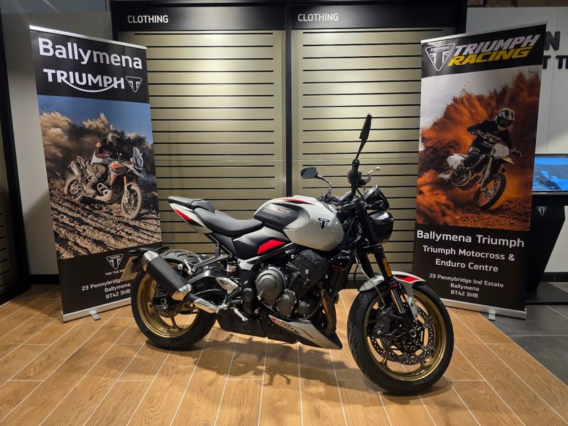Triumph Trident 800