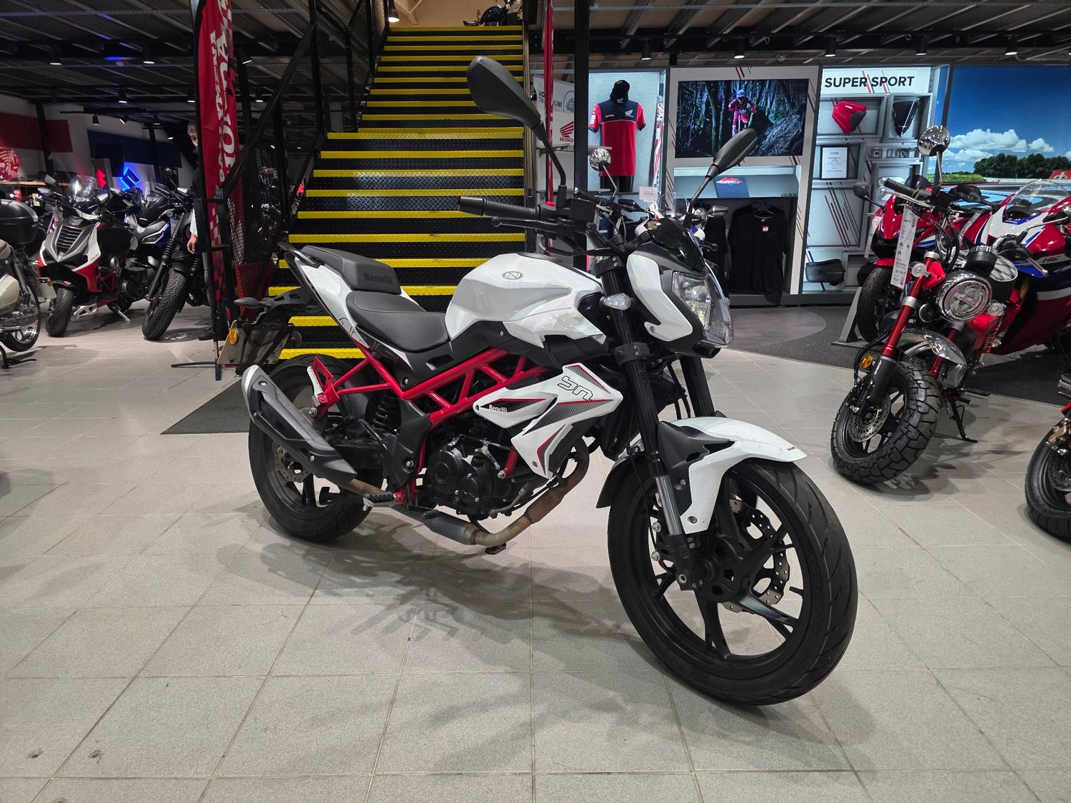 Benelli BN125