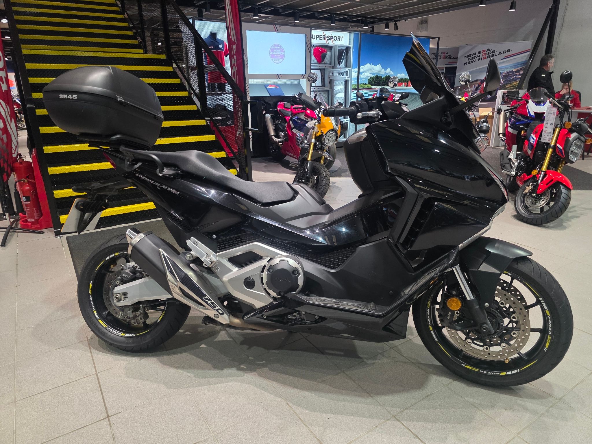 Honda Forza 750