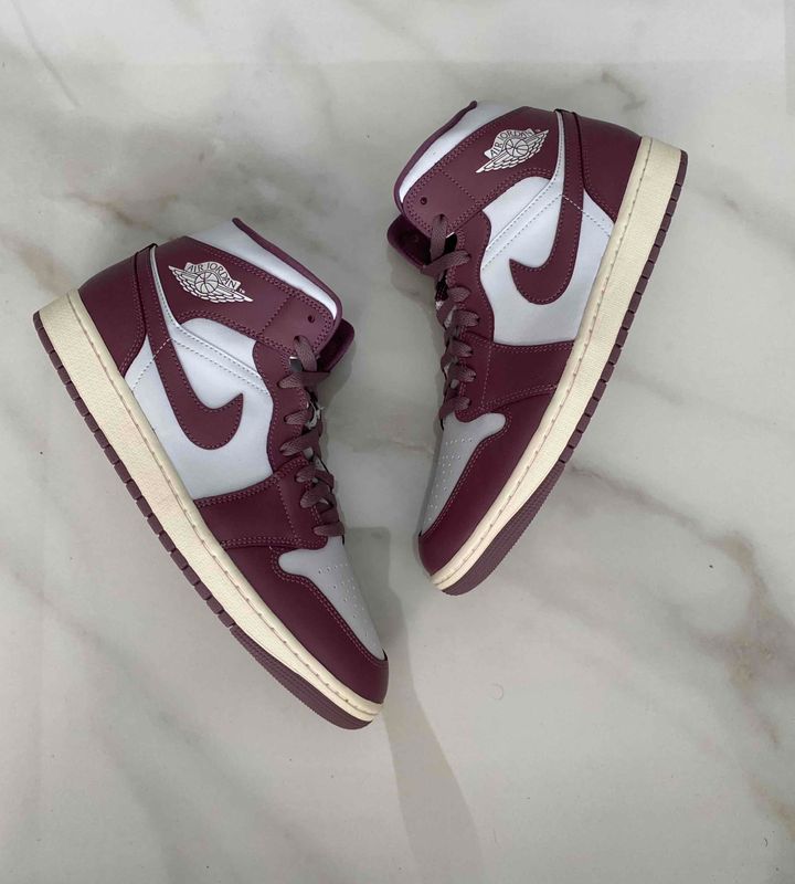 Jordan 1 Mid &#39;Pure Platinum&#39;