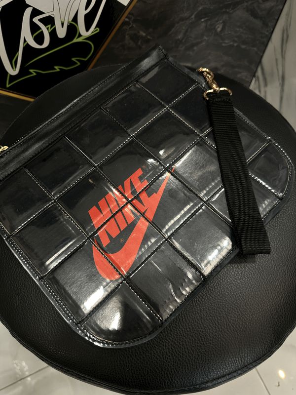 Pochette special &#39;Nike&#39; double