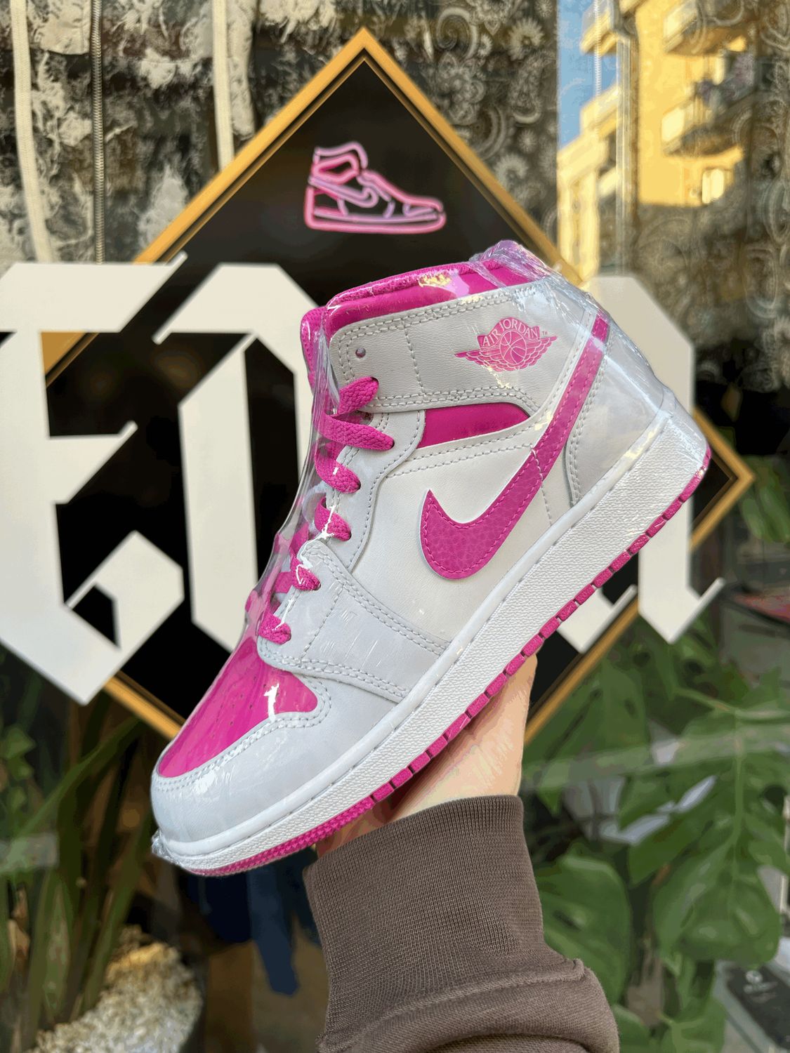 Air Jordan 1 Mid (GS) Fire Pink