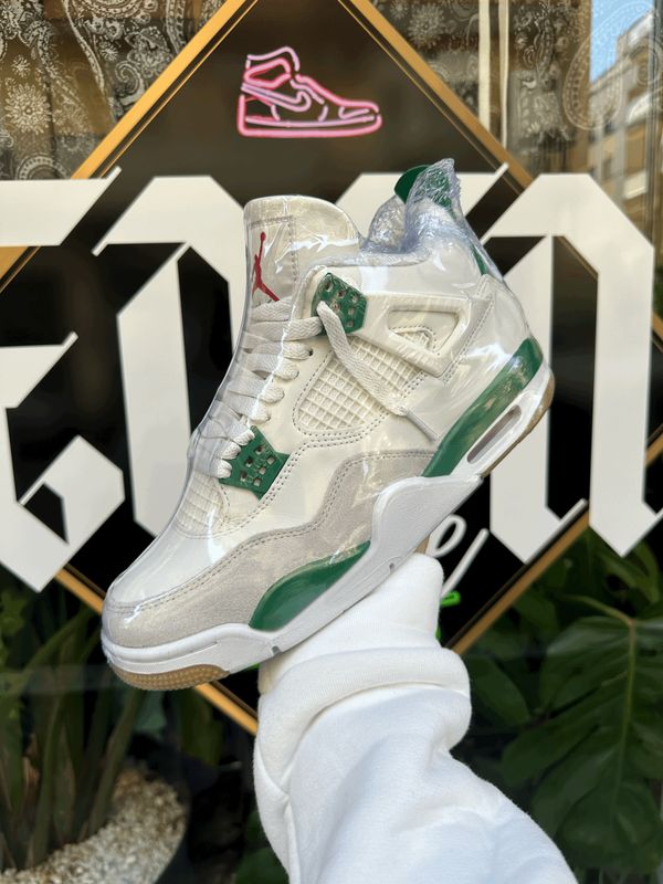 Air Jordan 4 Retro SB &#39;Pine Green&#39;