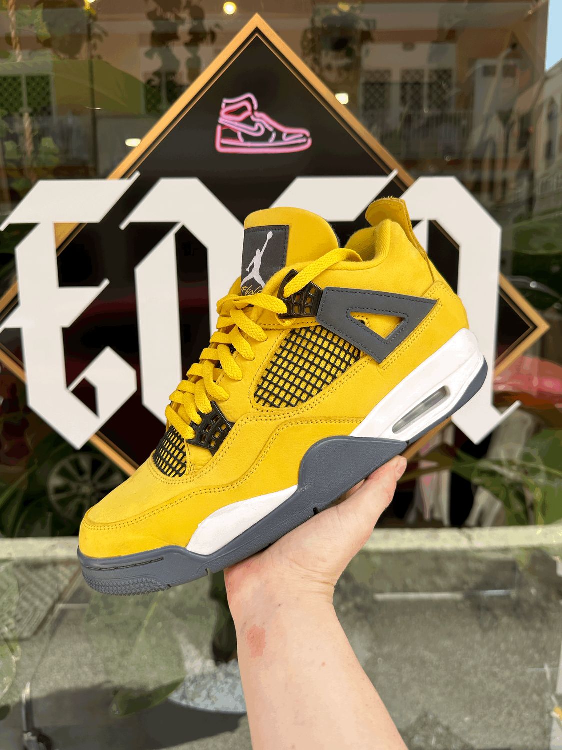Jordan 4 Retro Lightning (2021)