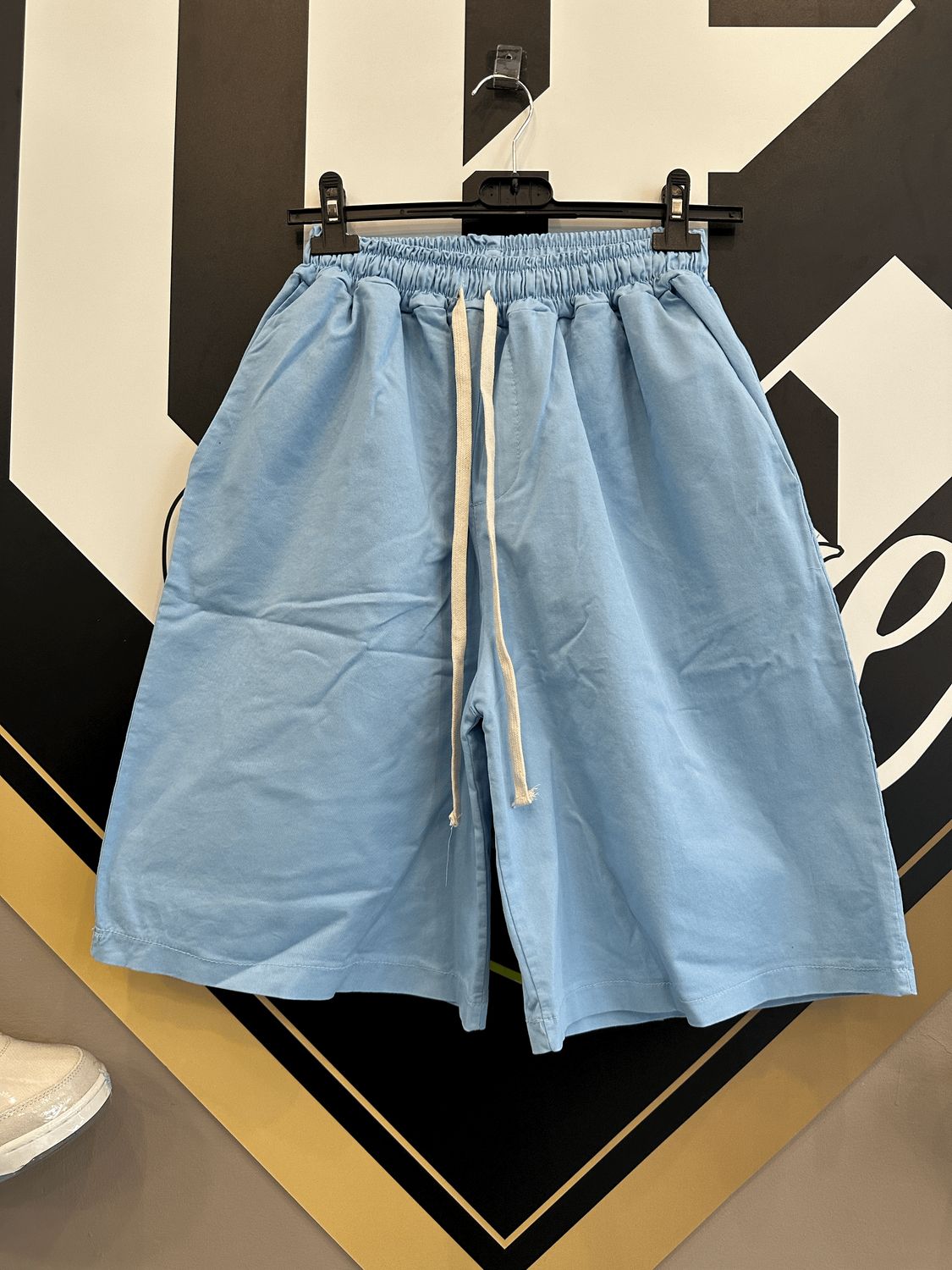 Pantaloncini cargo over premium quality in cotone celeste