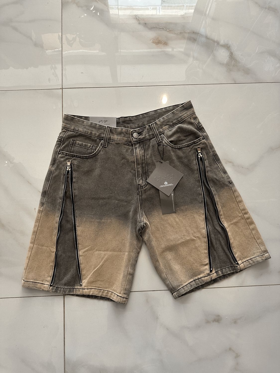 Pantaloncini Jeans slavati &#39;flared&#39; con zip