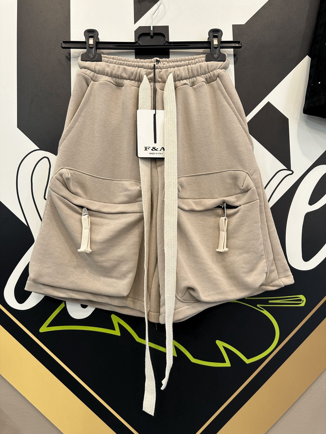 Pantaloncini di cotone con tasconi frontali BAMBINO Beige