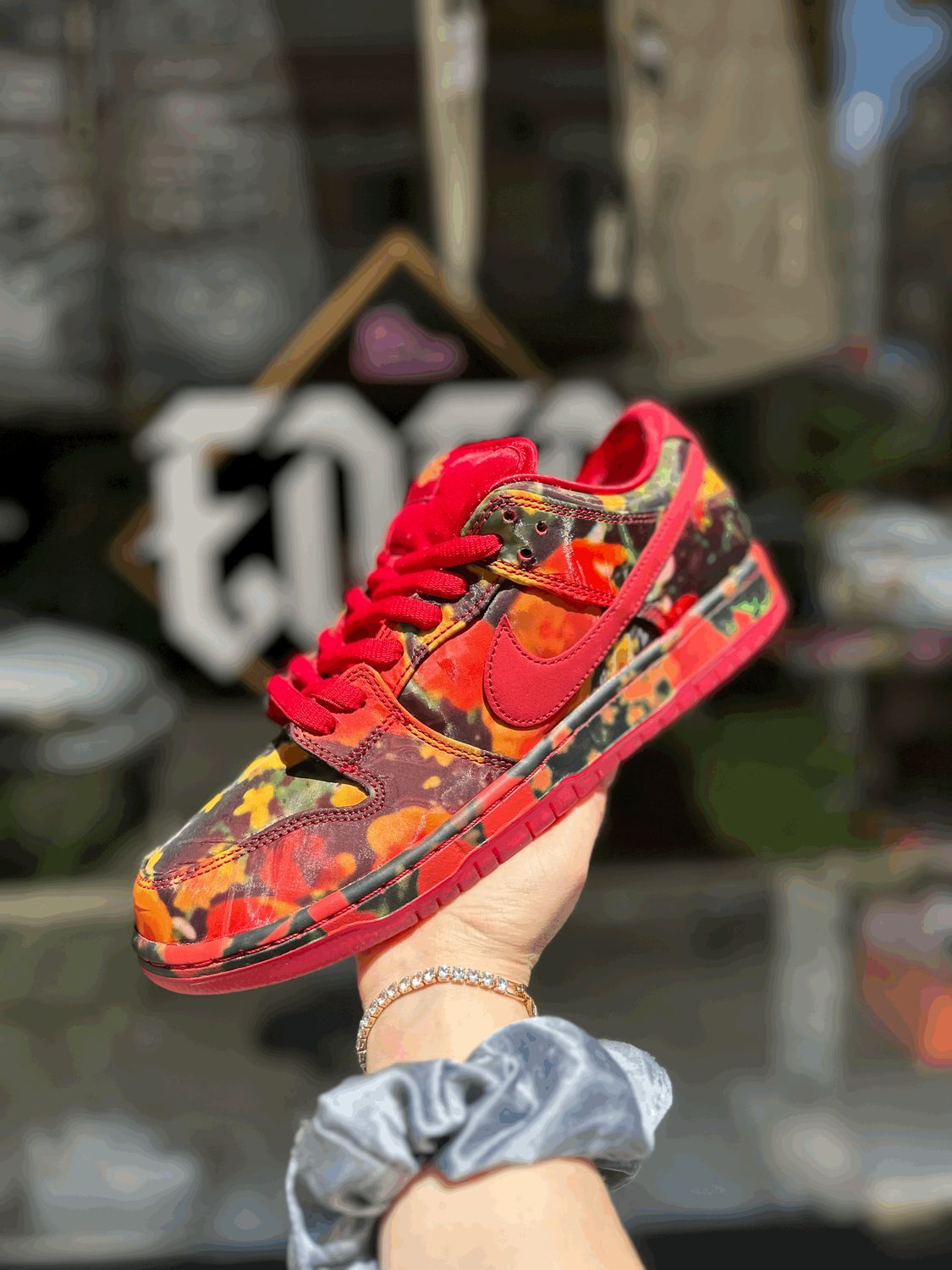Nike SB Dunk Low &#39;The Wizard of Oz Poppy Field&#39;