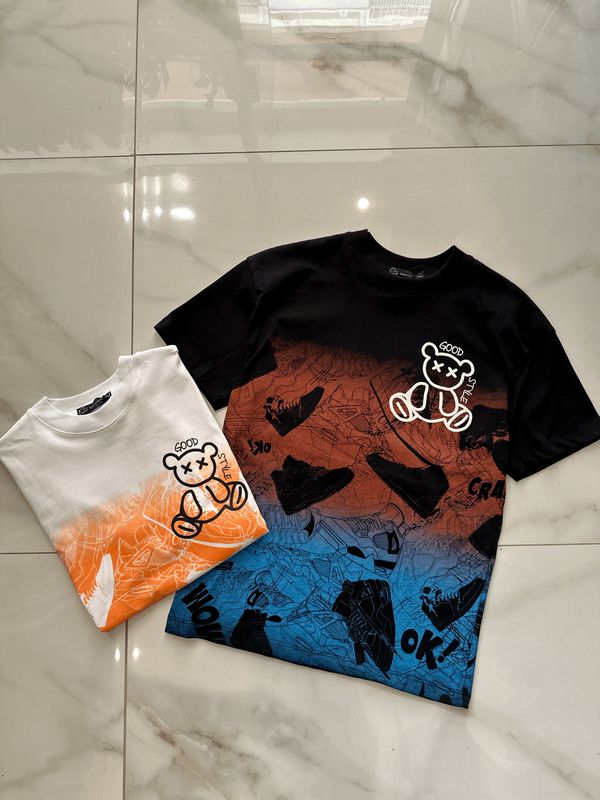 T-shirt oversize collo alto BAMBINO &#39;SNKRS&#39;