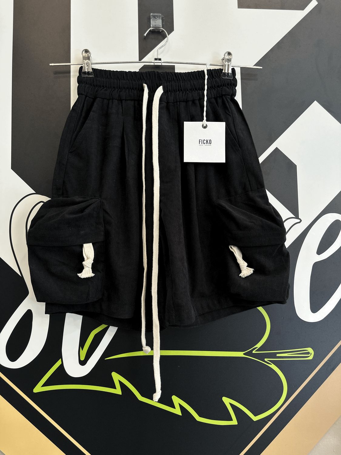 Pantaloncini a costine oversize con tasconi BAMBINO Nero