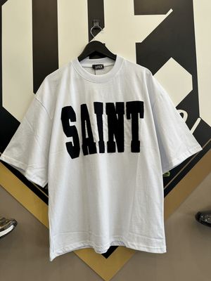 T-shirt oversize Bianca Ricamata &quot;SAINT&quot; con strappi PREMIUM