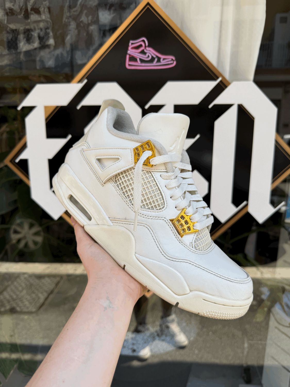 Jordan 4 Retro &#39;Metallic Gold&#39;