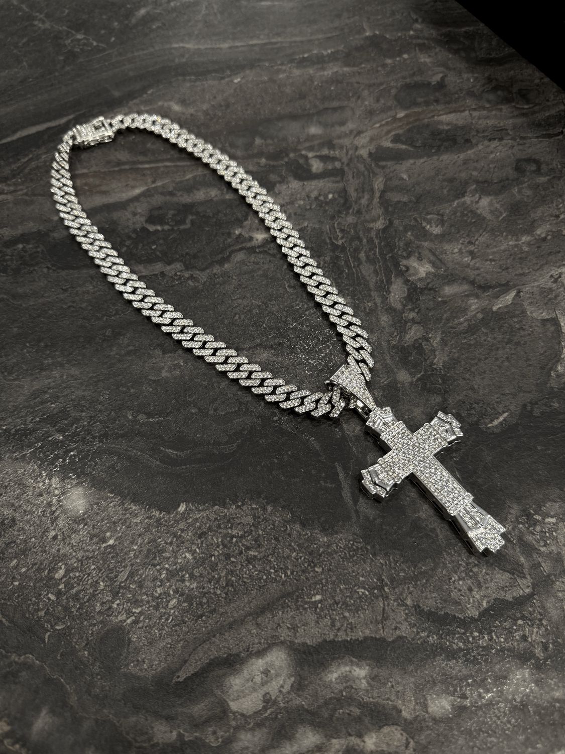 Collana Big Chain croce con diamanti argento