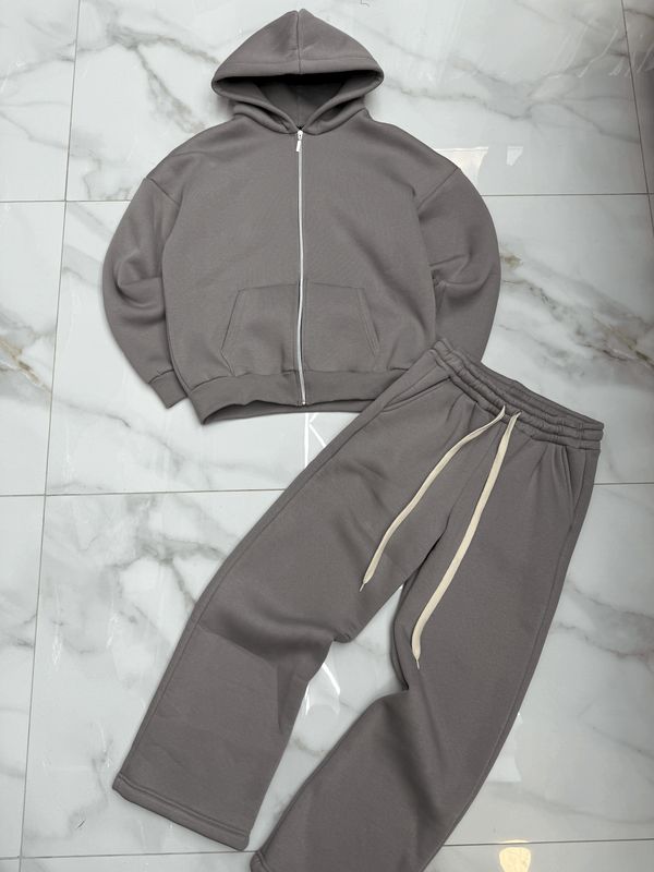 Tuta completa con zip felpata made in italy Fondo largo grigio perla Tuta completa con zip felpata made in italy Fondo largo grigio perla