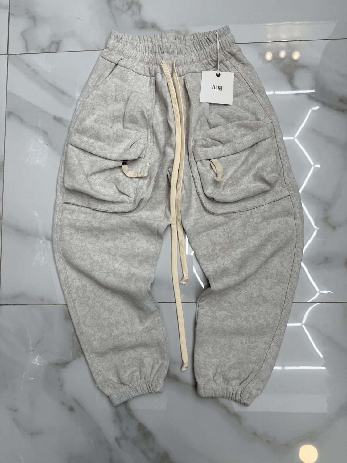 Pantaloni sartoriali ricamati cargo zip BAMBINO burro polsino Pantaloni sartoriali ricamati cargo zip BAMBINO burro polsino