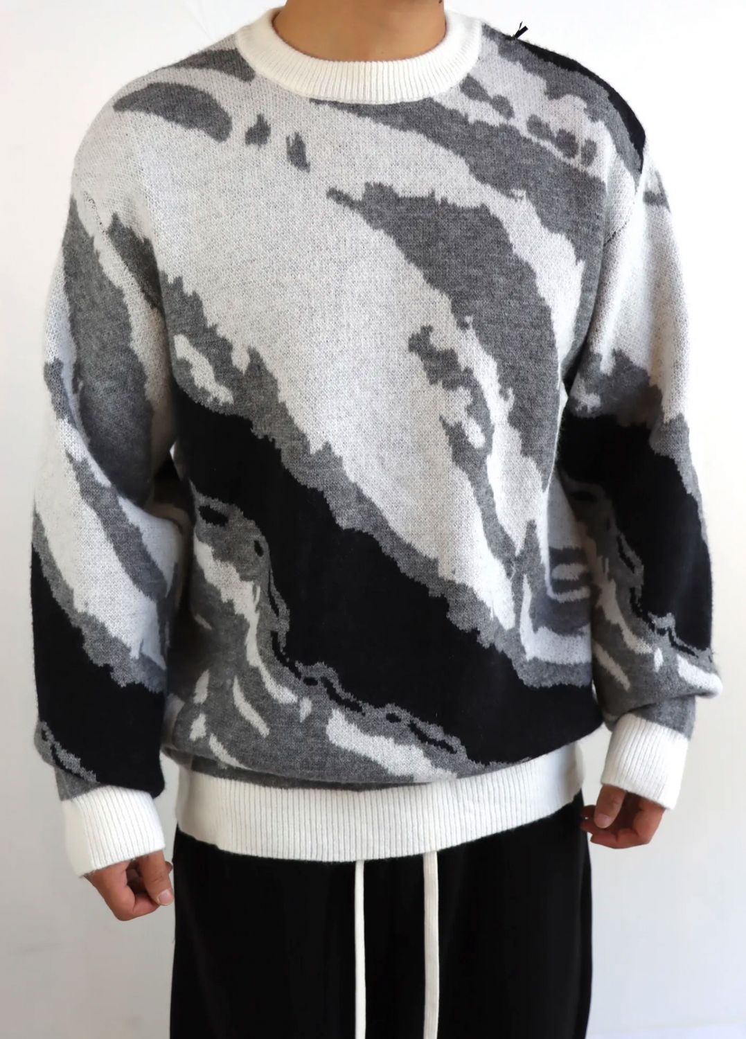 Maglione oversize Limited edition bianco nero grigio Maglione oversize Limited edition bianco nero grigio