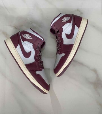 Jordan 1 Mid 'Pure Platinum'